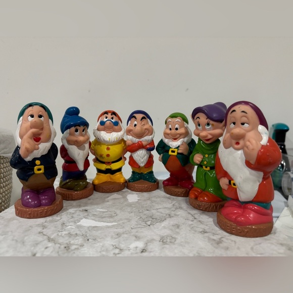 1960s Vintage Snow White Disney 7 Seven Dwarfs collectibles figurines Toys 5” - Picture 11 of 11